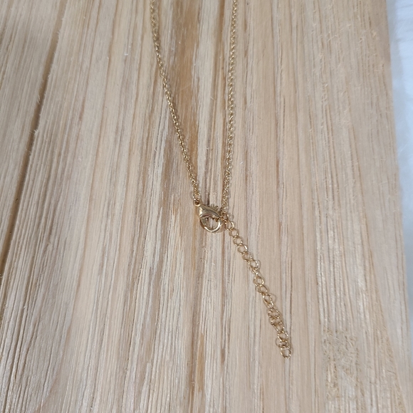 ππNEWππVERY NICE!! Hollow Elephant Necklace in GOLD Plating ππ - Picture 13 of 13